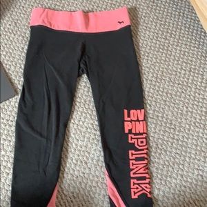 Cropped pink leggings